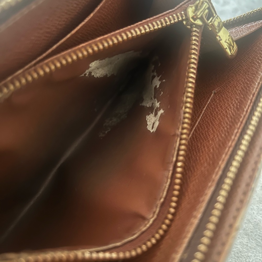 Authentic Louis Vuitton Wallet and dust bag - Picture 5 of 9